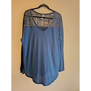 Free People We The Free Shirt Oversized in Navy GL, lace bodice romantic